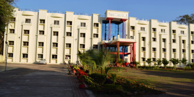 नक्सल प्रभावित क्षेत्रों में विज्ञान एवं वाणिज्य विषय के अध्ययन-अध्यापन के लिए मुख्यमंत्री विष्णु देव सरकार की विशेष पहल….